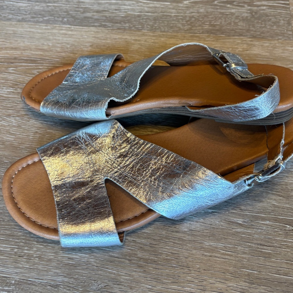 Franco Sarto Silver Leather Sandal Shoe Metallic Chrome 10 Good condition. - Picture 2 of 5